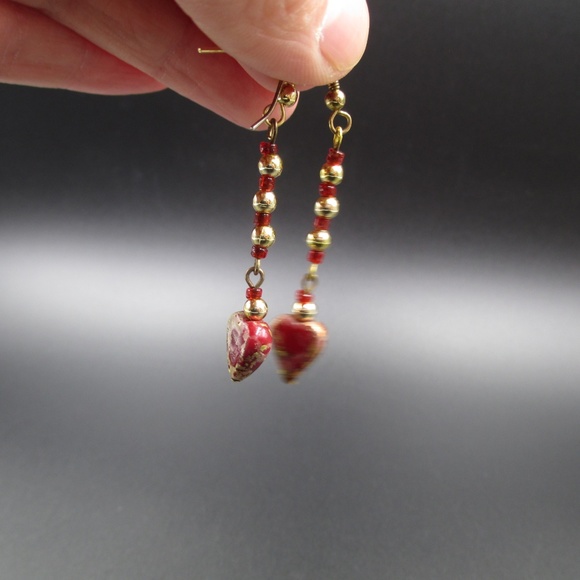 Vintage Glittering Red Stone Heart Dangle Earrings - Picture 3 of 5